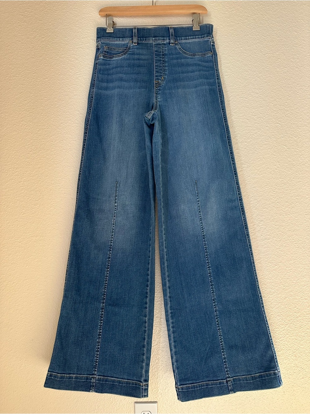 SPANX Seamed Front Wide Leg Pull On Jeans Medium Indigo Wash Womens Stretch EUC